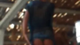 اثنين من الدجاج نهم  ...