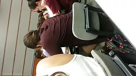 أحمر الشعر النحيف يت ...