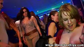 ممارسة الجنس مع فتاة ...