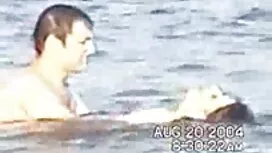 أضاءت فتاة نحيفة سك  ...