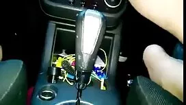 اثنين من الدجاج مارس ...