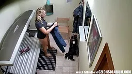 الشباب روس تمتص ديك  ...