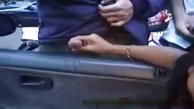 سيدة مع الصدور الكبي ...