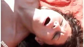 أنا عالقة سراويل داخ ...