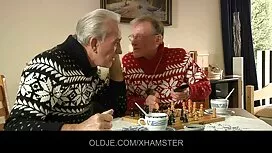 القوقاز مارس الجنس ب ...