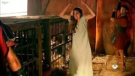 امرأة سمراء تمتص ديك ...